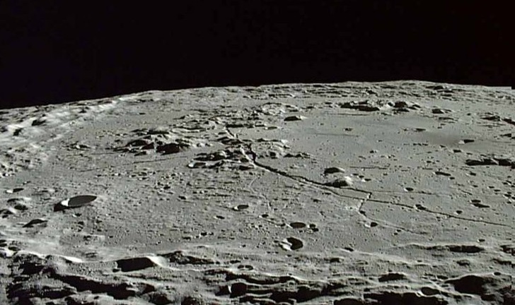 Ученые выяснили происхождение загадочных «вихрей» на поверхности Луны