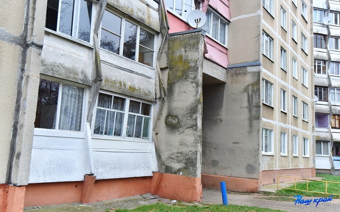 Жителей города Барановичи взволновал появившийся на стене лик женщины
