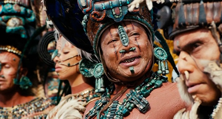 Индейцы майя носили на зубах украшения, приклеенные смолой
