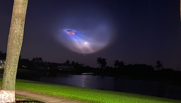 Гигантский НЛО запечатлели в небе над Флоридой