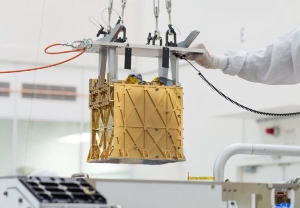 Генератор кислорода MOXIE уже работает на Марсе