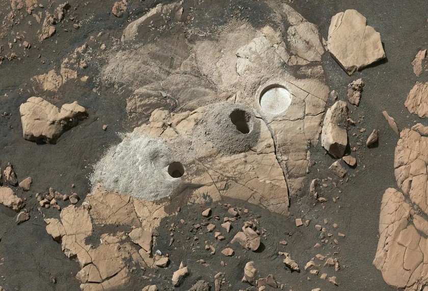 Марсоход Perseverance обнаружил первые признаки жизни на Марсе, считают ученые