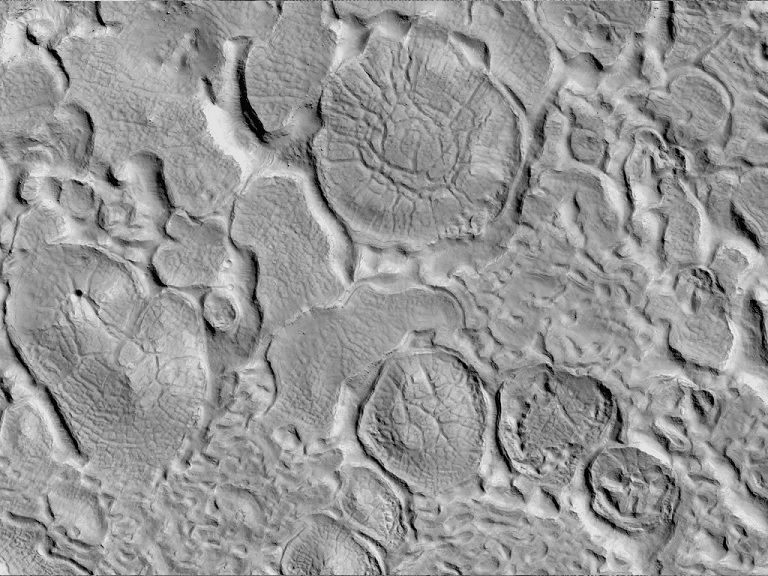 Необычные образования на поверхности Марса запечатлел орбитальный зонд NASA