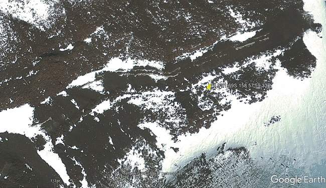 Растаявший лед в Антарктиде обнажил странную структуру, похожую на рукотворную дорогу