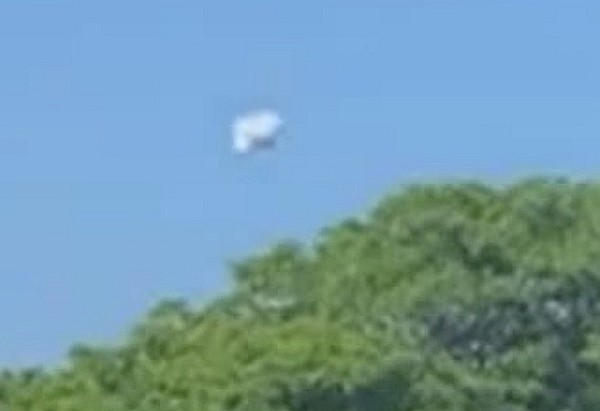 Странный белый НЛО над Лонг-Айлендом