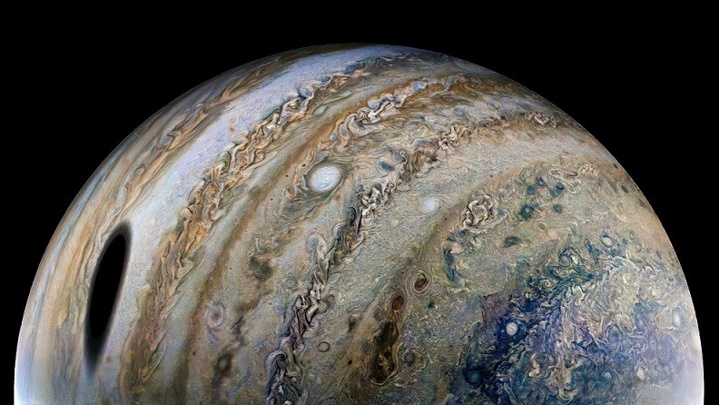Неизвестный объект врезался в Юпитер, сообщили астрономы