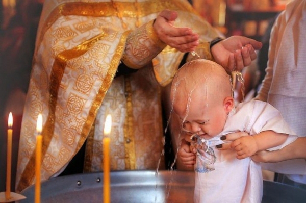Зачем крестить ребенка: ответы на вопросы родителей